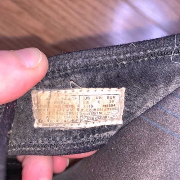 Black Crisscross Sandals - Picture 3 of 10